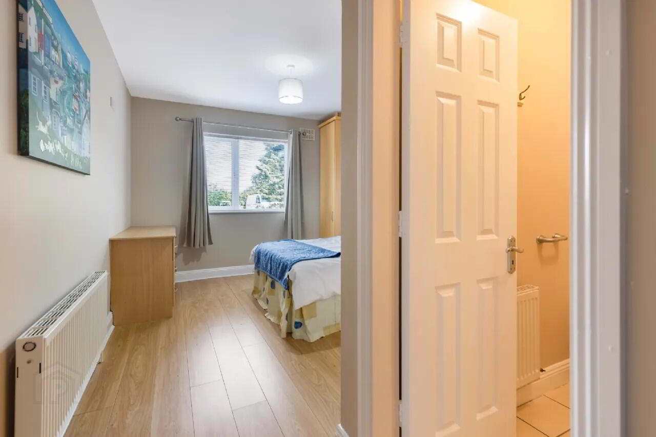 2 Effernock Mews 15 of 26