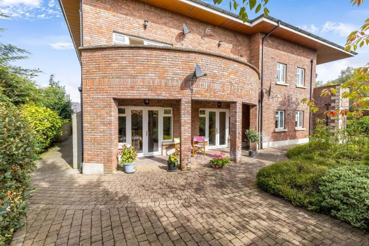 2 Effernock Mews 20 of 26