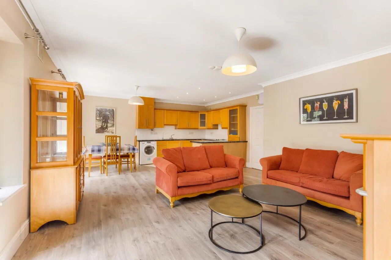 2 Effernock Mews 9 of 26