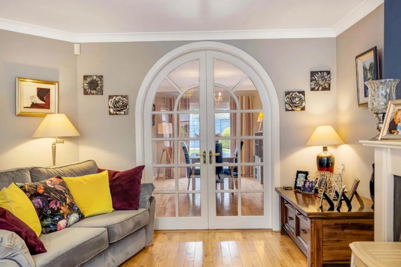 13 Priory Gate 7 of 37