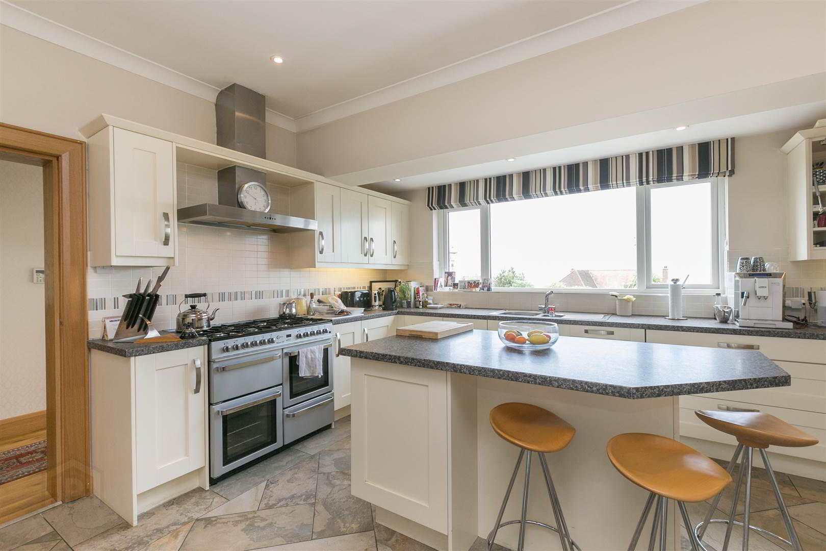 1 Larch Hill Avenue 3 of 10