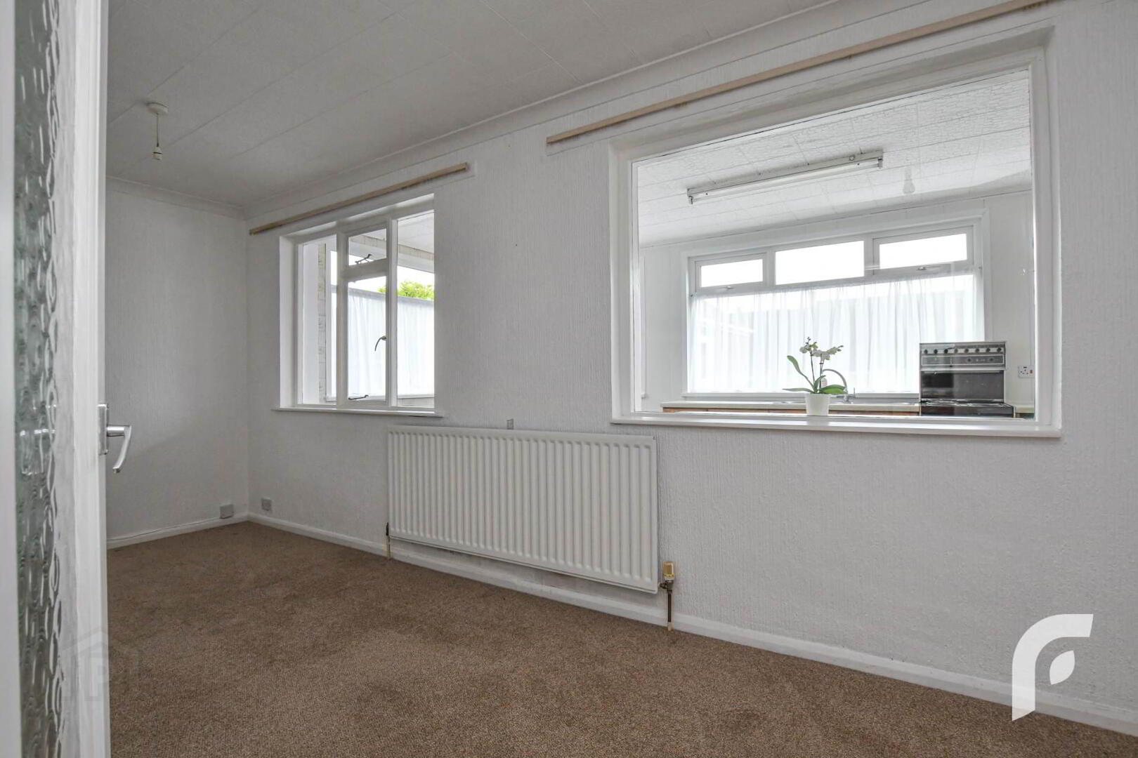 221 Glebe Road 13 of 39