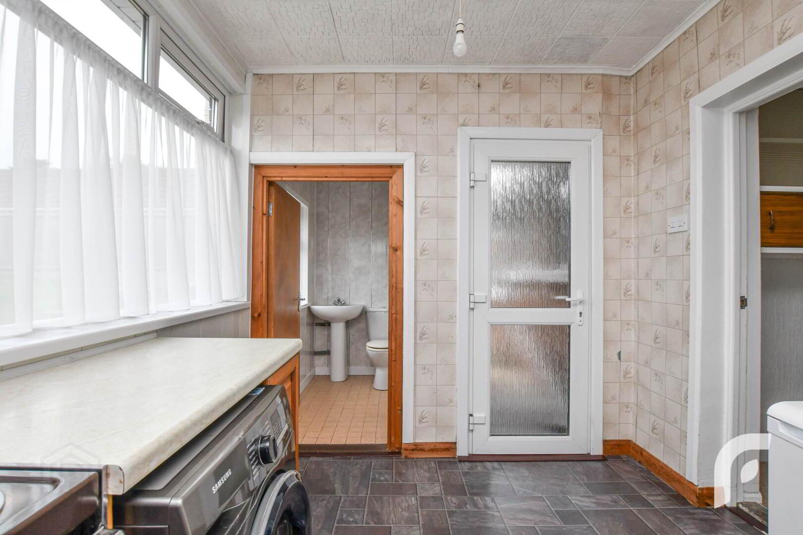 221 Glebe Road 21 of 39