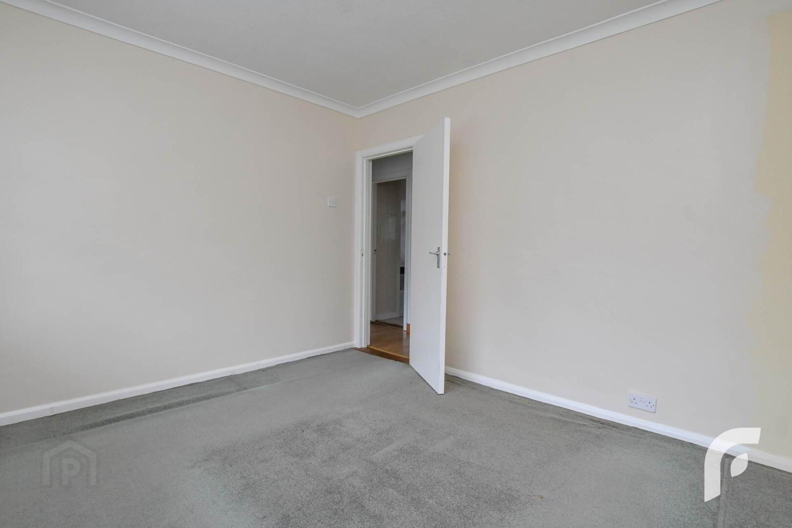 221 Glebe Road 26 of 39