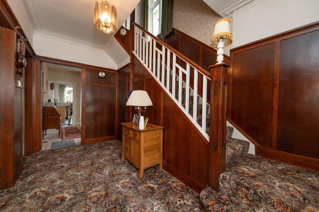 256 Holywood Road 4 of 28