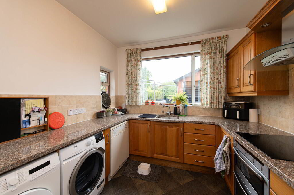 256 Holywood Road 8 of 28