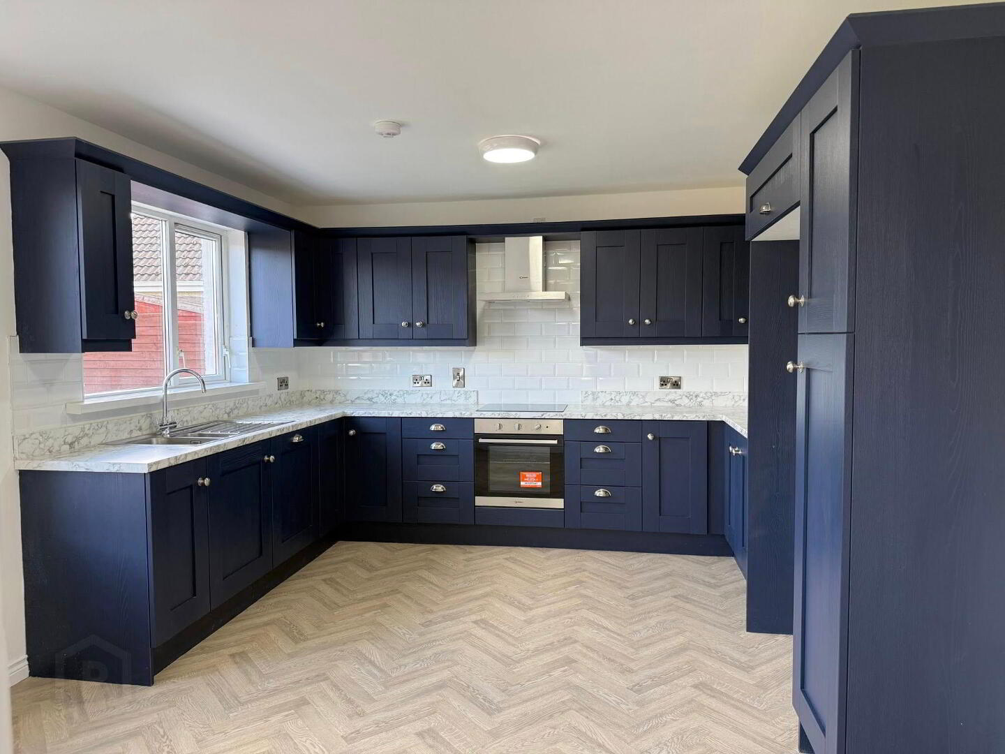6 Drumvale Avenue 11 of 44