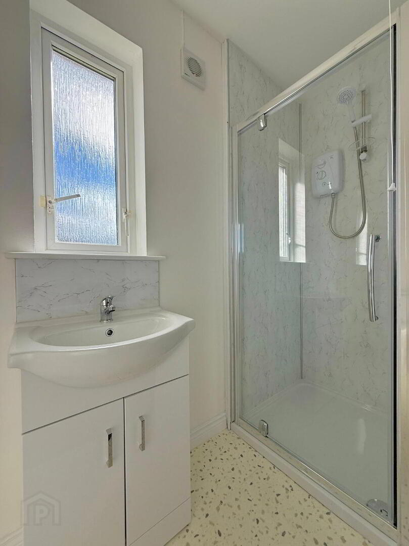 6 Drumvale Avenue 22 of 44