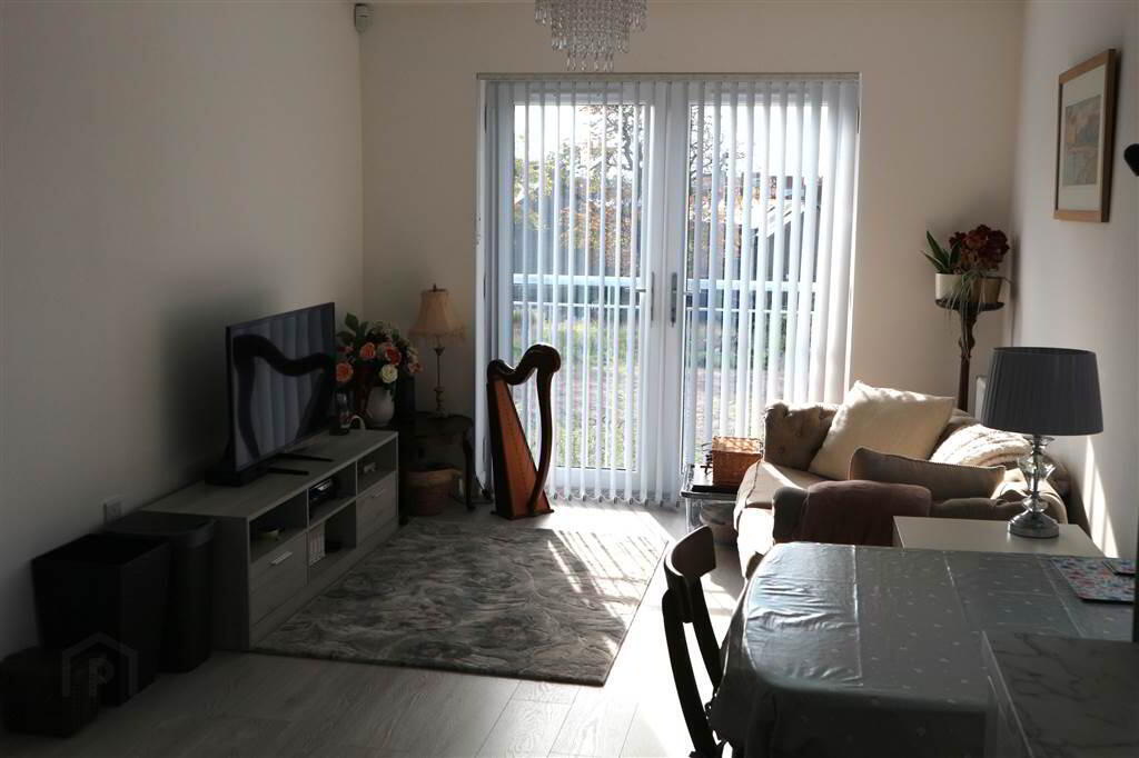 Apt 5, 4 Park Avenue Heights 3 of 12