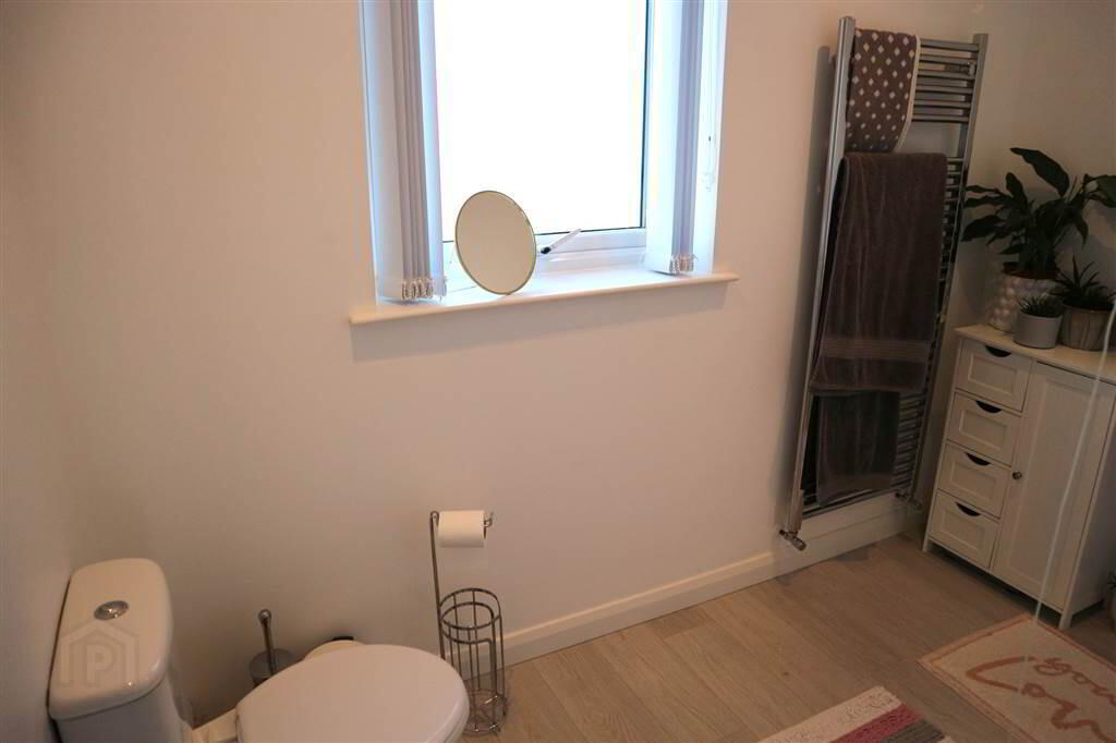Apt 5, 4 Park Avenue Heights 11 of 12