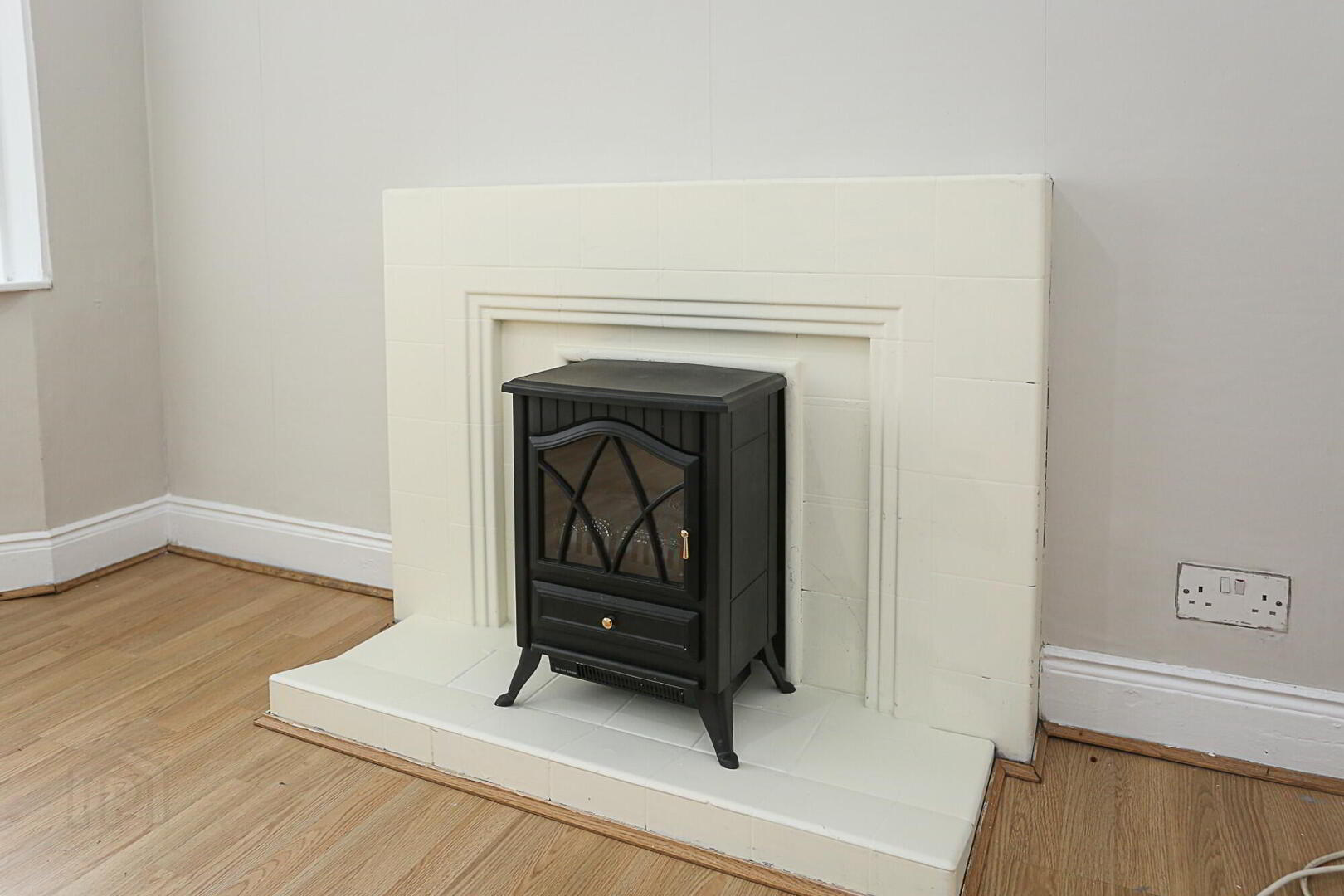23 Willowholme Drive 11 of 44