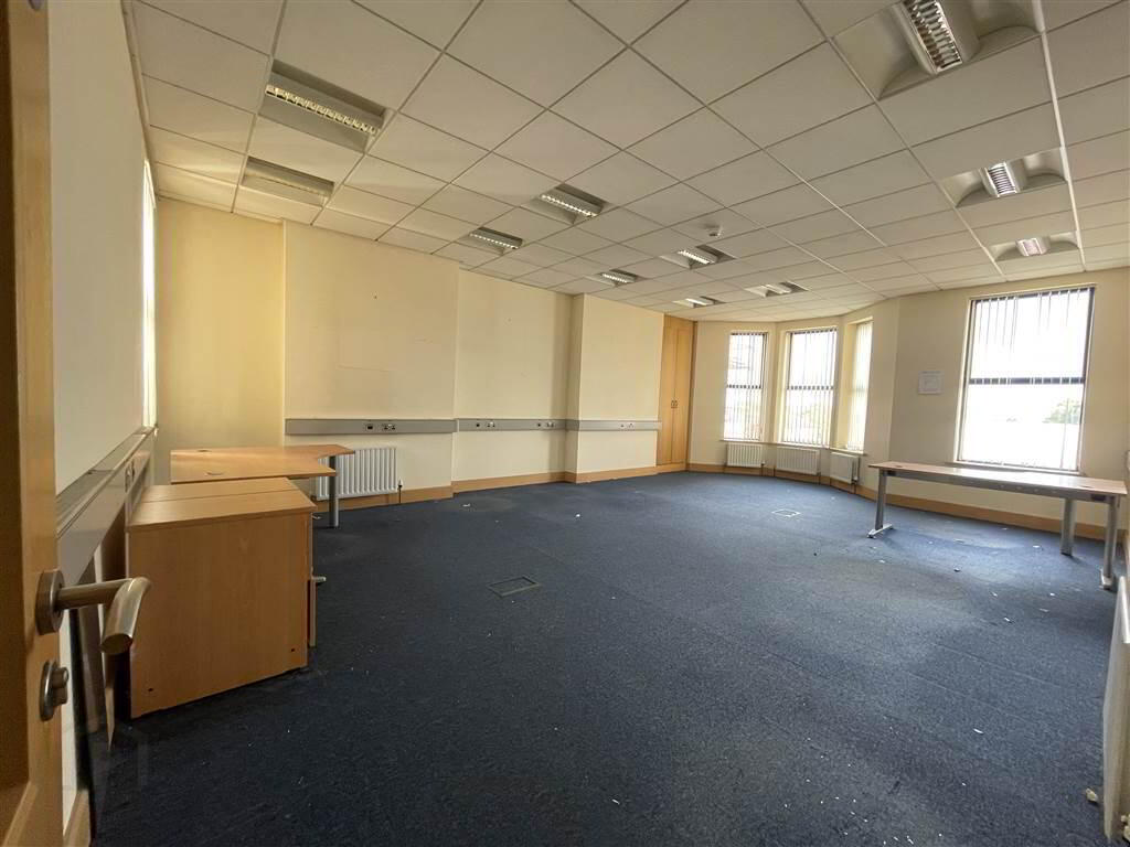 290-292 Antrim Road 7 of 15