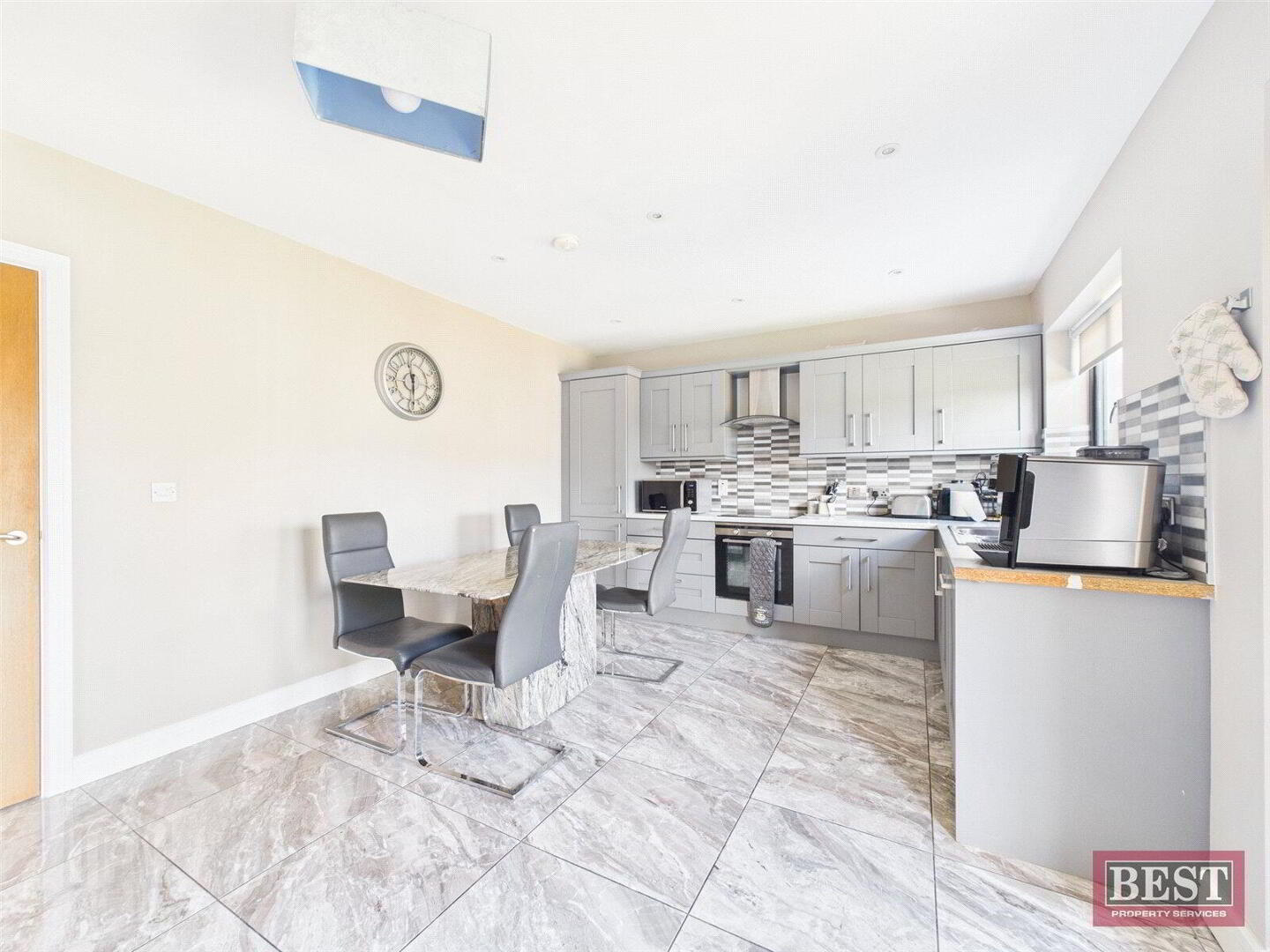 19 Hillcrest Way 7 of 18