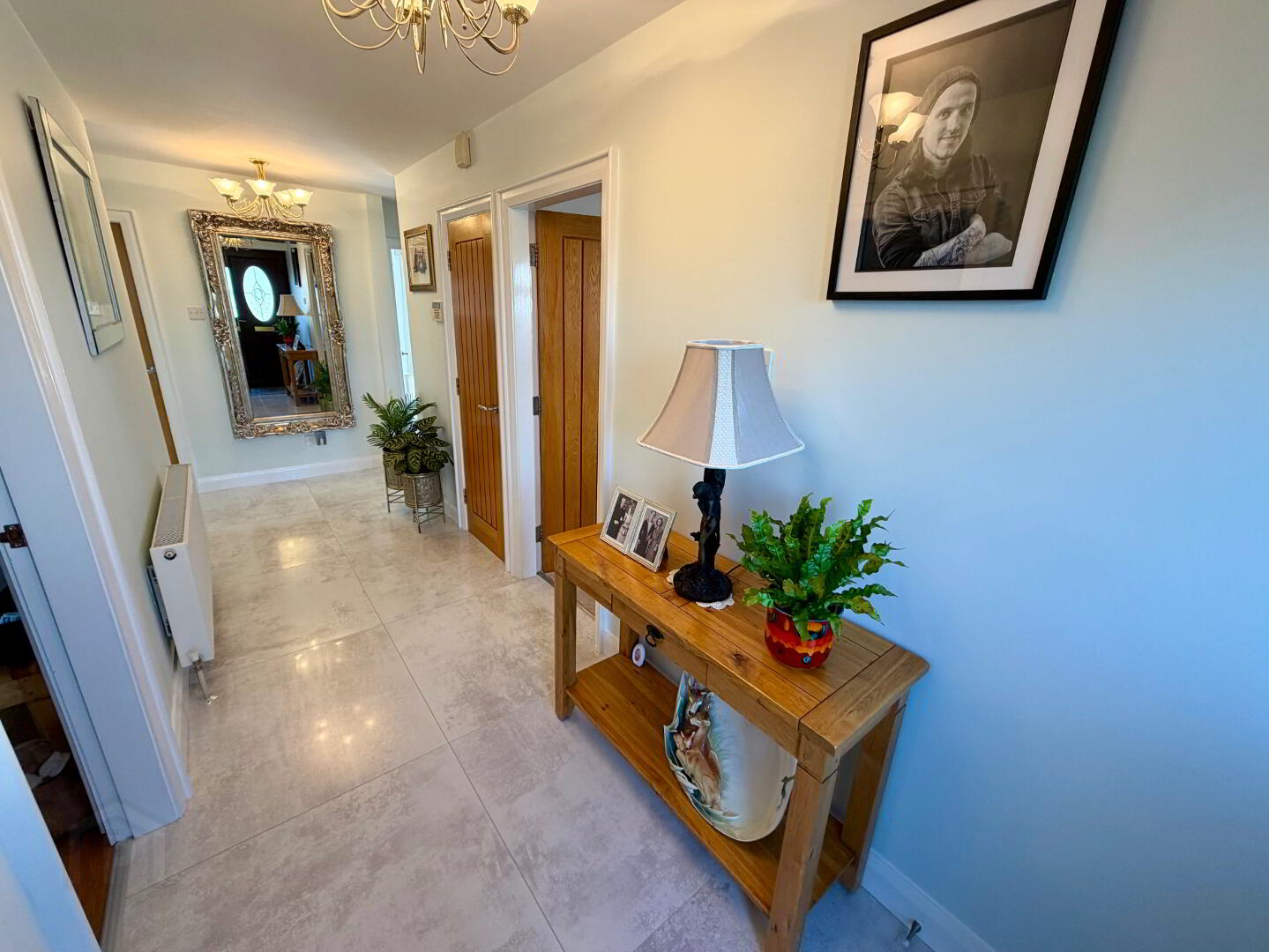 142 Abbeydale 2 of 26