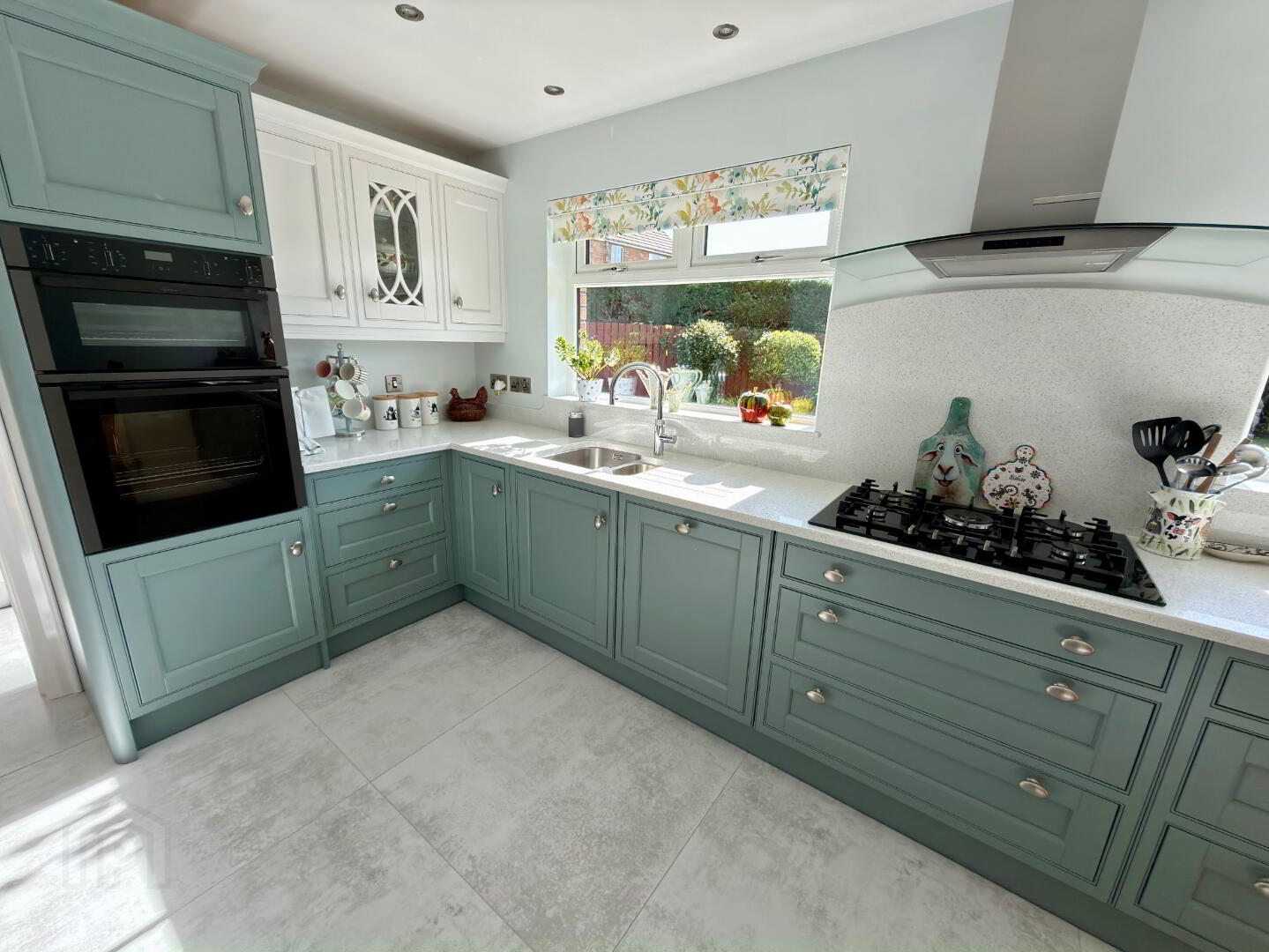142 Abbeydale 6 of 26