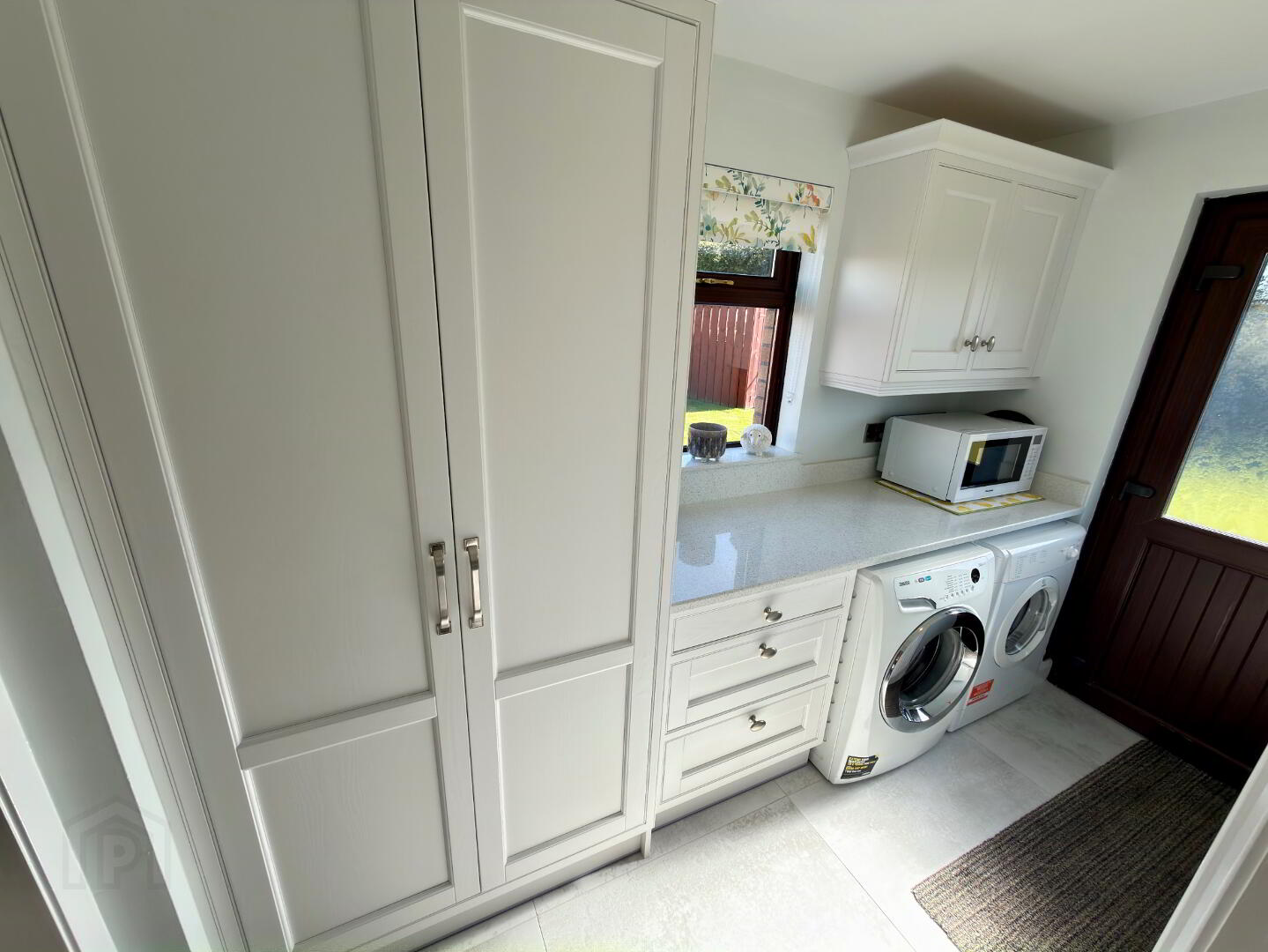 142 Abbeydale 11 of 26