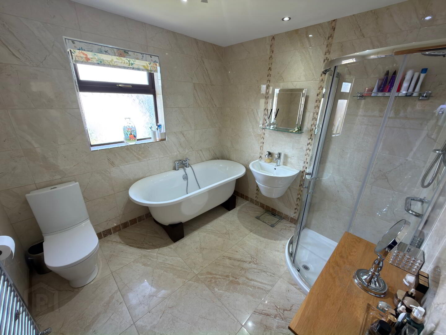 142 Abbeydale 15 of 26