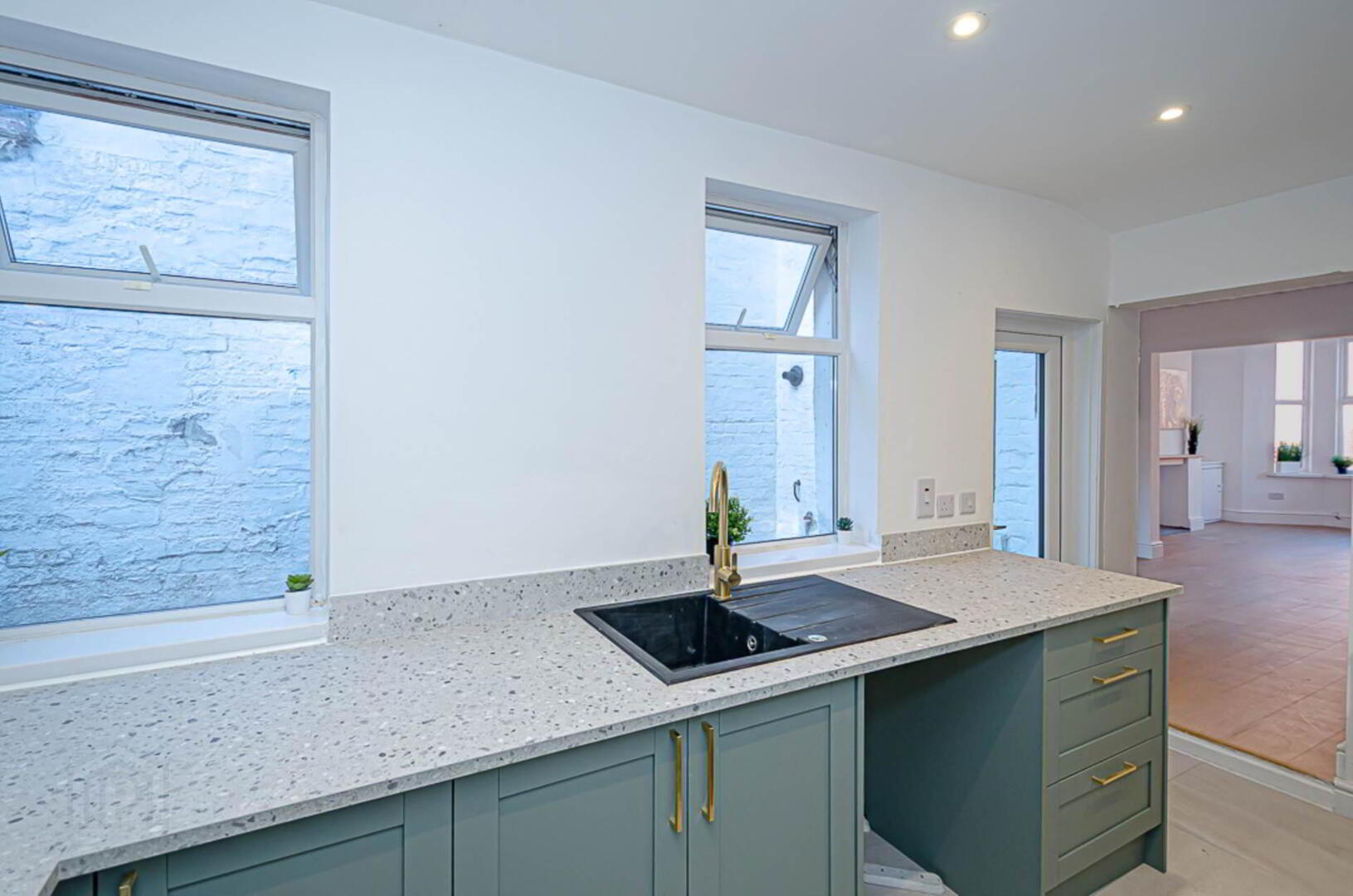 14 Jocelyn Street 12 of 26