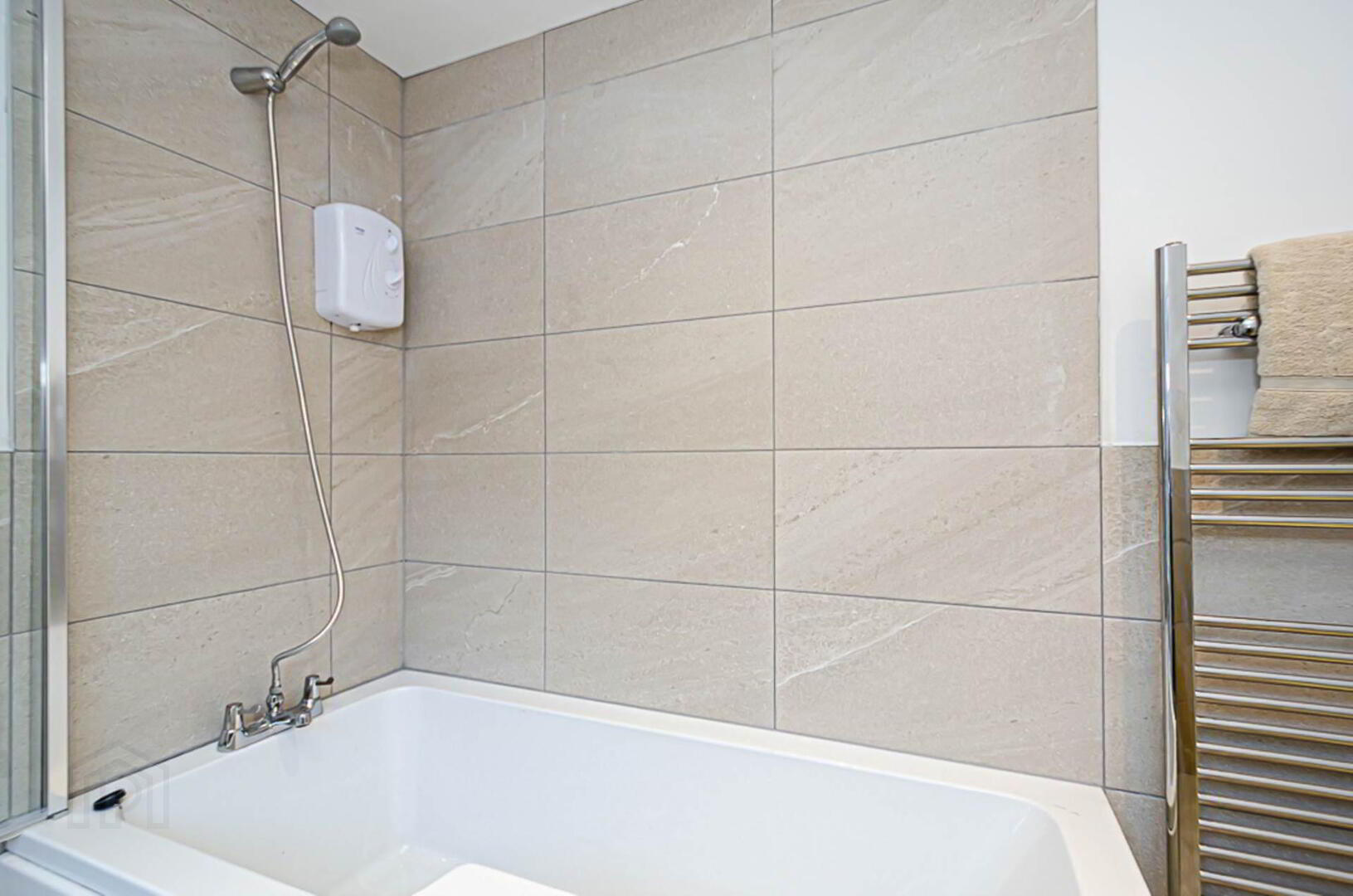14 Jocelyn Street 23 of 26