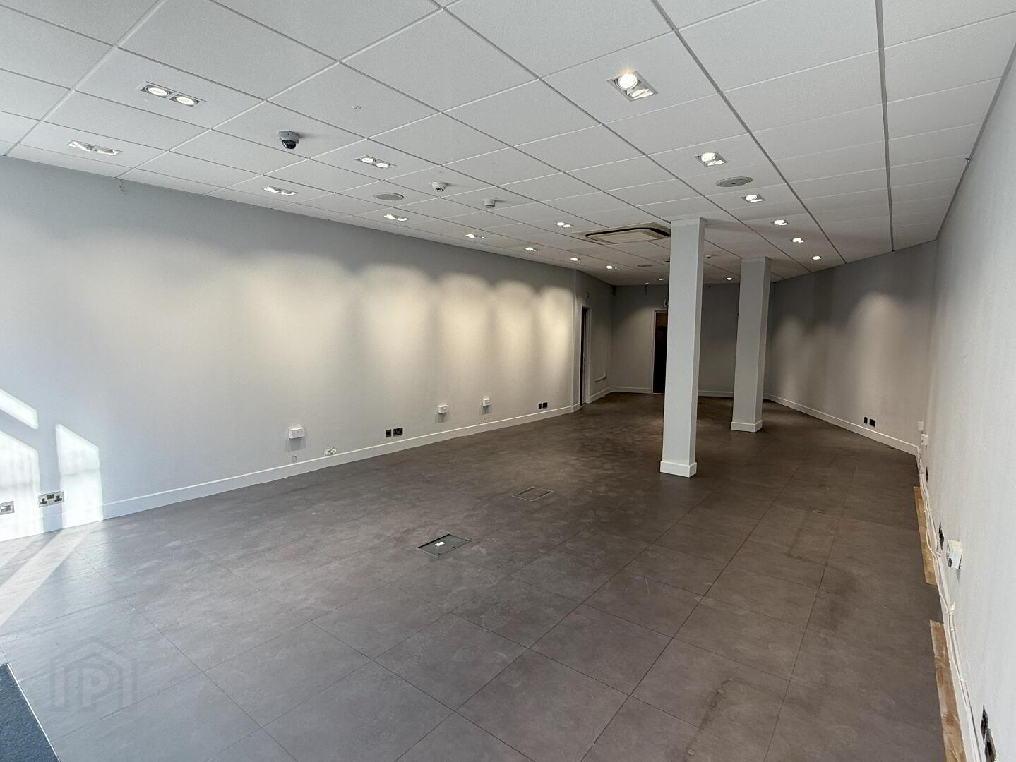 10 Bow Street 3 of 13