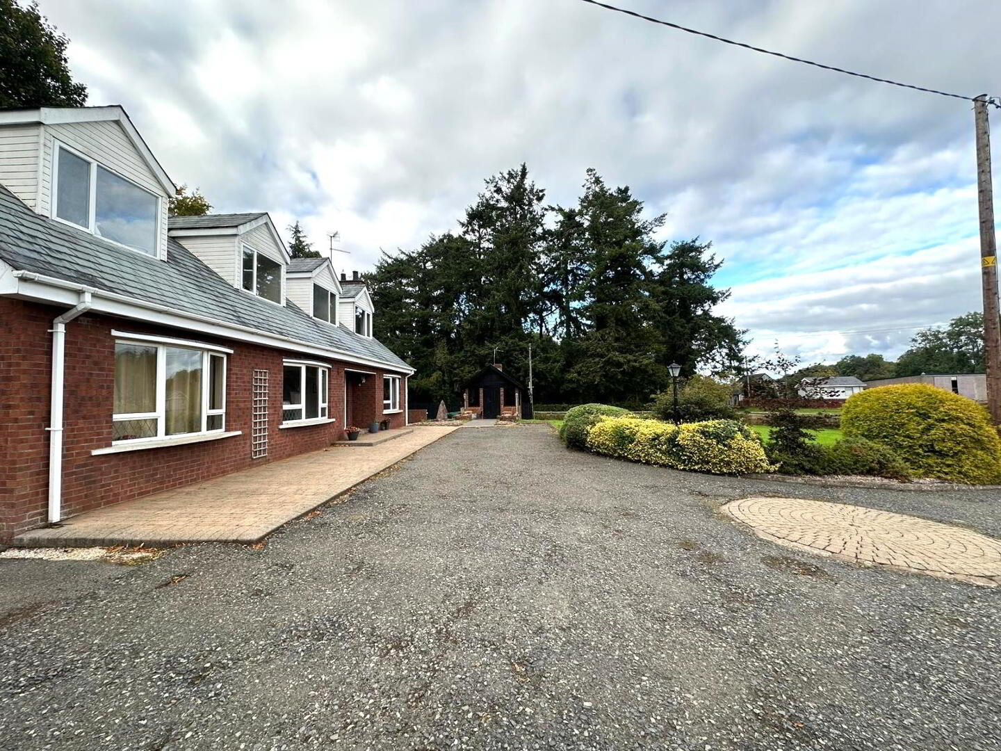 21 Ballyards Road 2 of 27