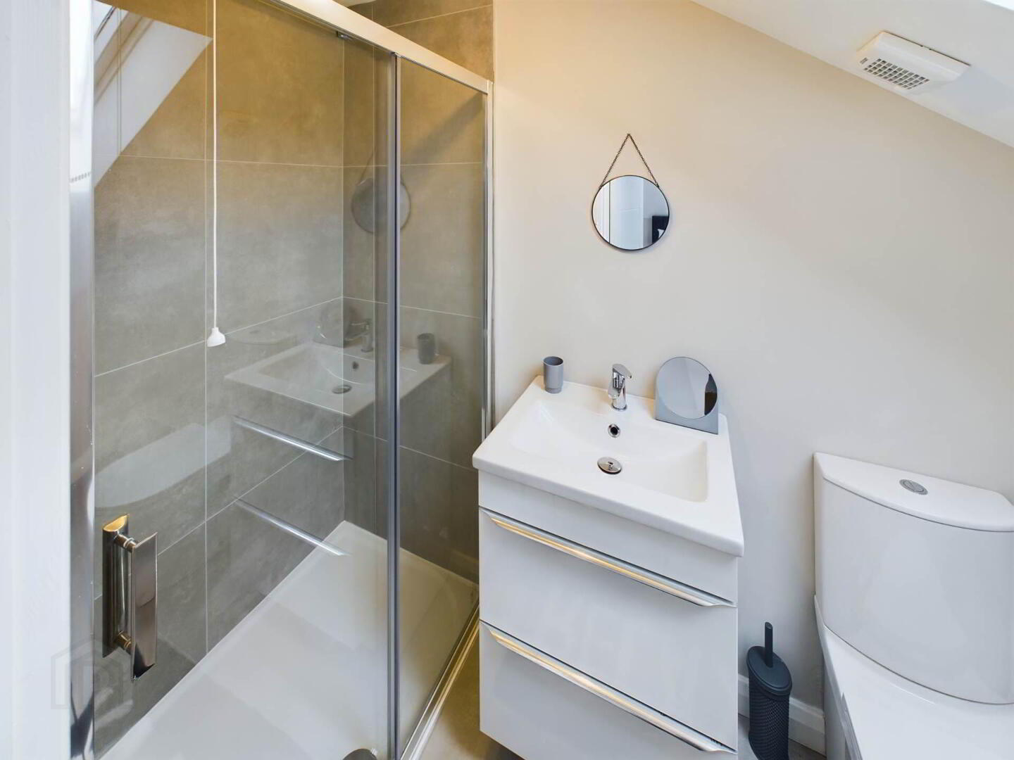 161 Castlerreagh Road 7 of 14