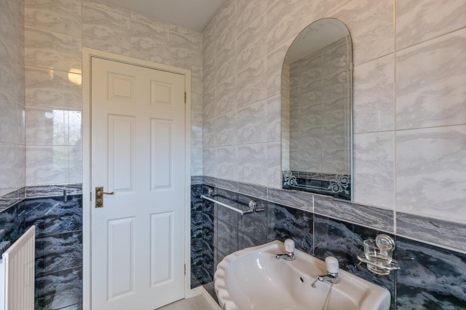 157 Dunlady Manor 14 of 27