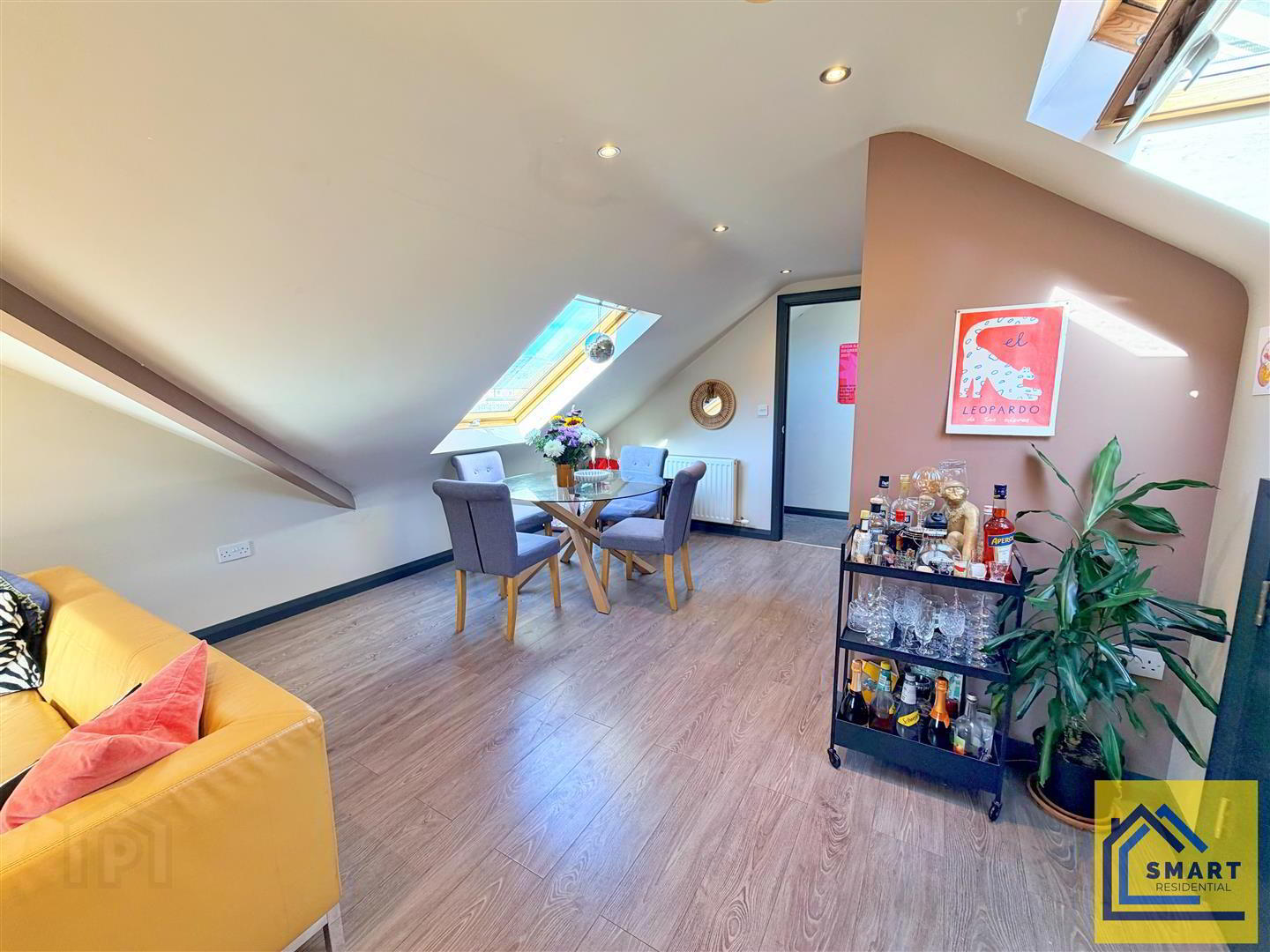 Apt 2, 39a Little Donegall Street 6 of 13
