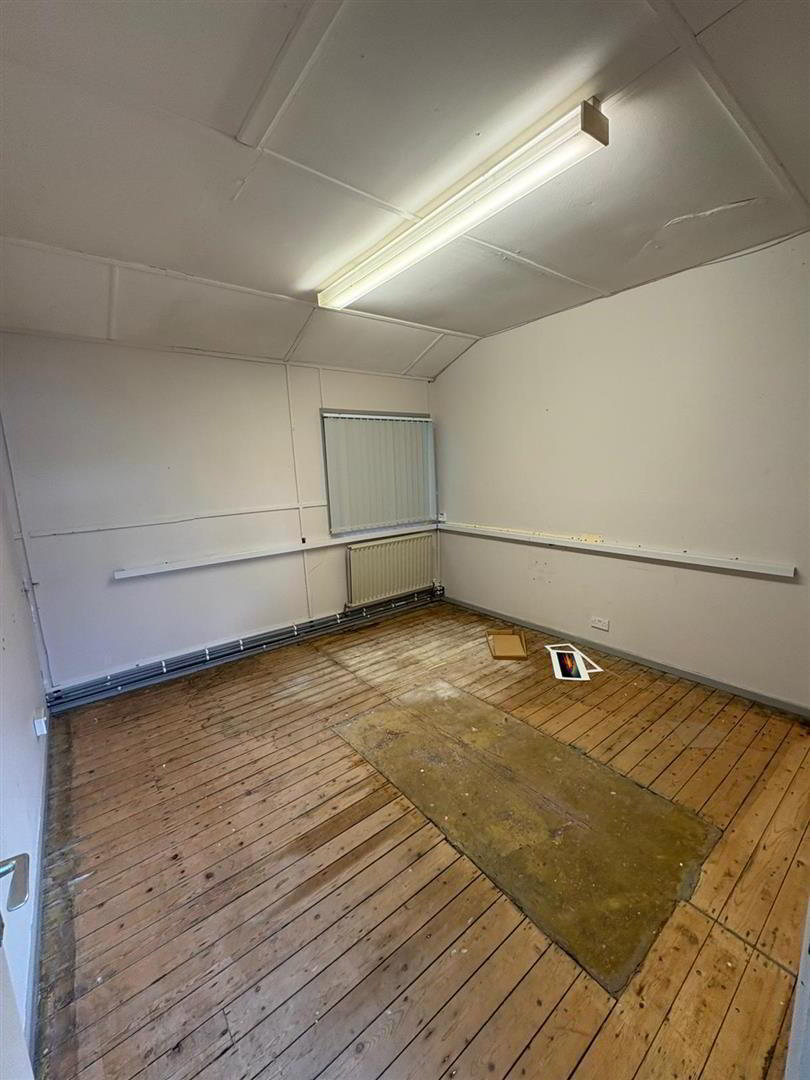 Unit 11 C Lowes Industrial Estate, 31 Ballynahinch Road 2 of 9