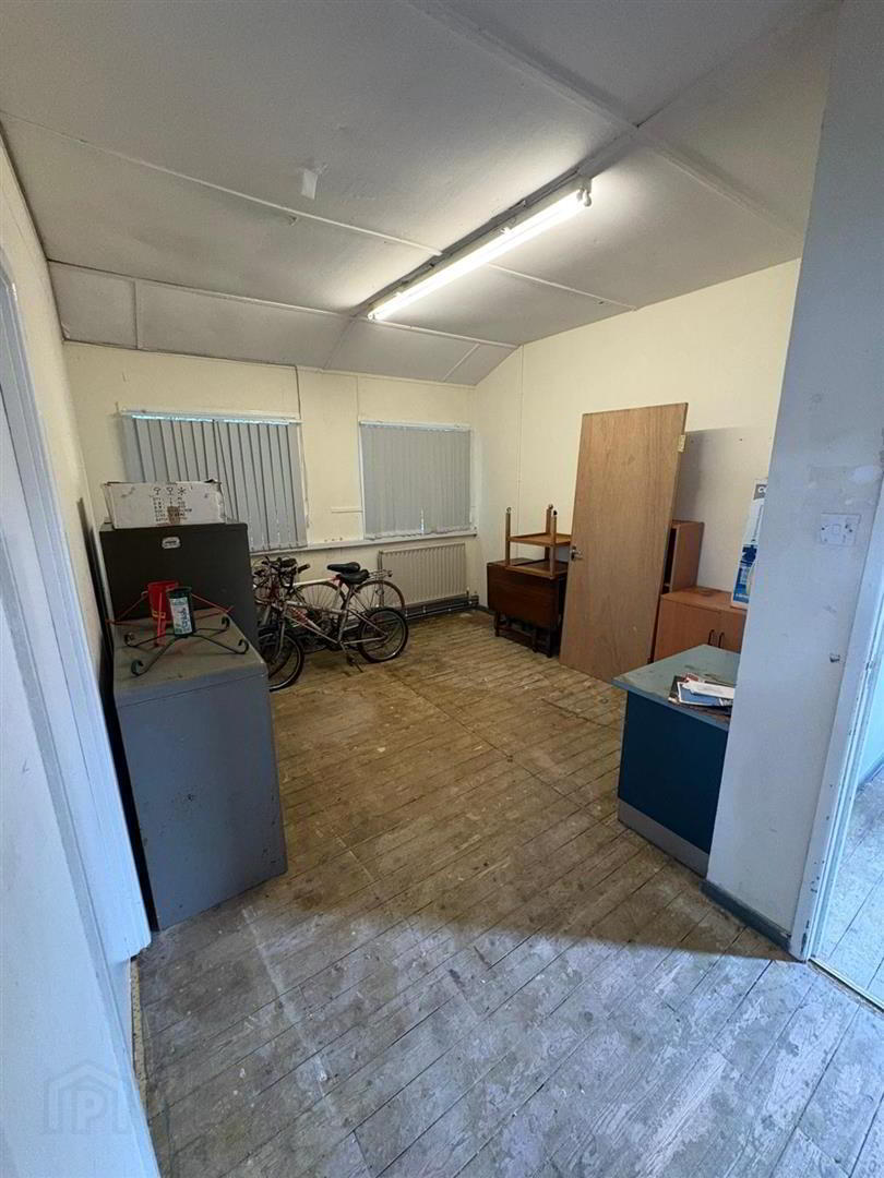 Unit 11 C Lowes Industrial Estate, 31 Ballynahinch Road 4 of 9