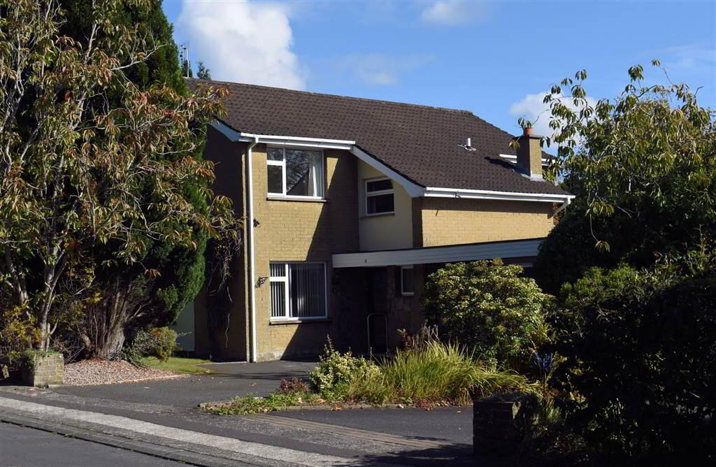 6 Brooklands Road 2 of 28