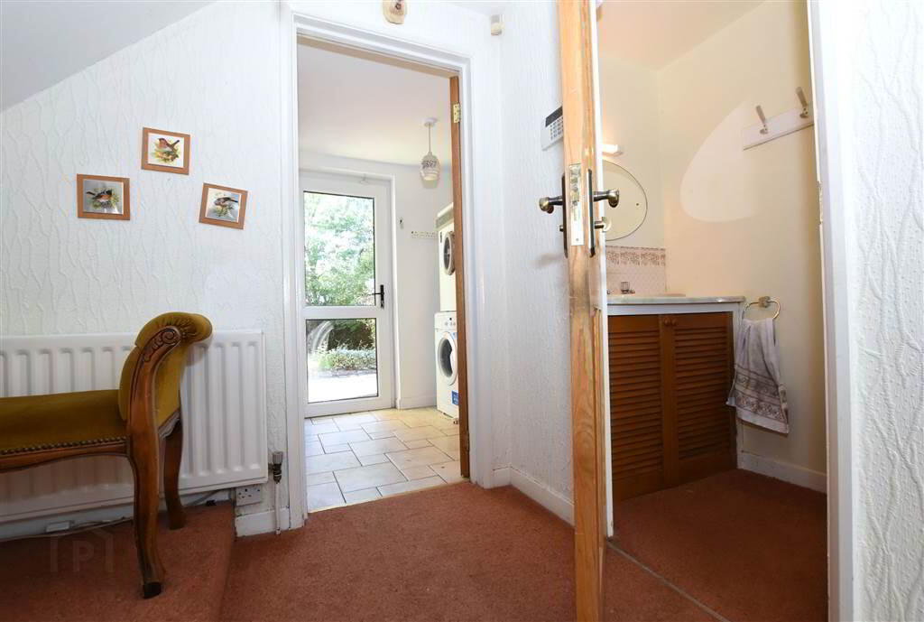 6 Brooklands Road 5 of 28