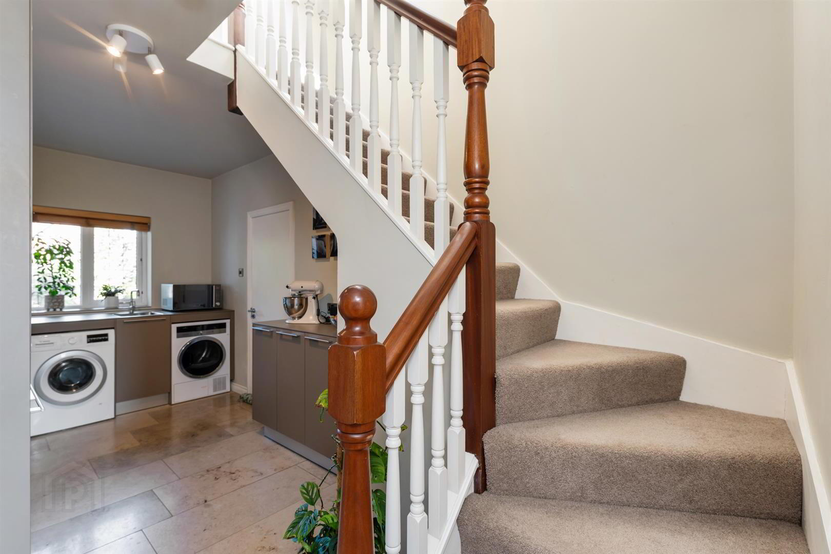 17 Manor Park 19 of 48