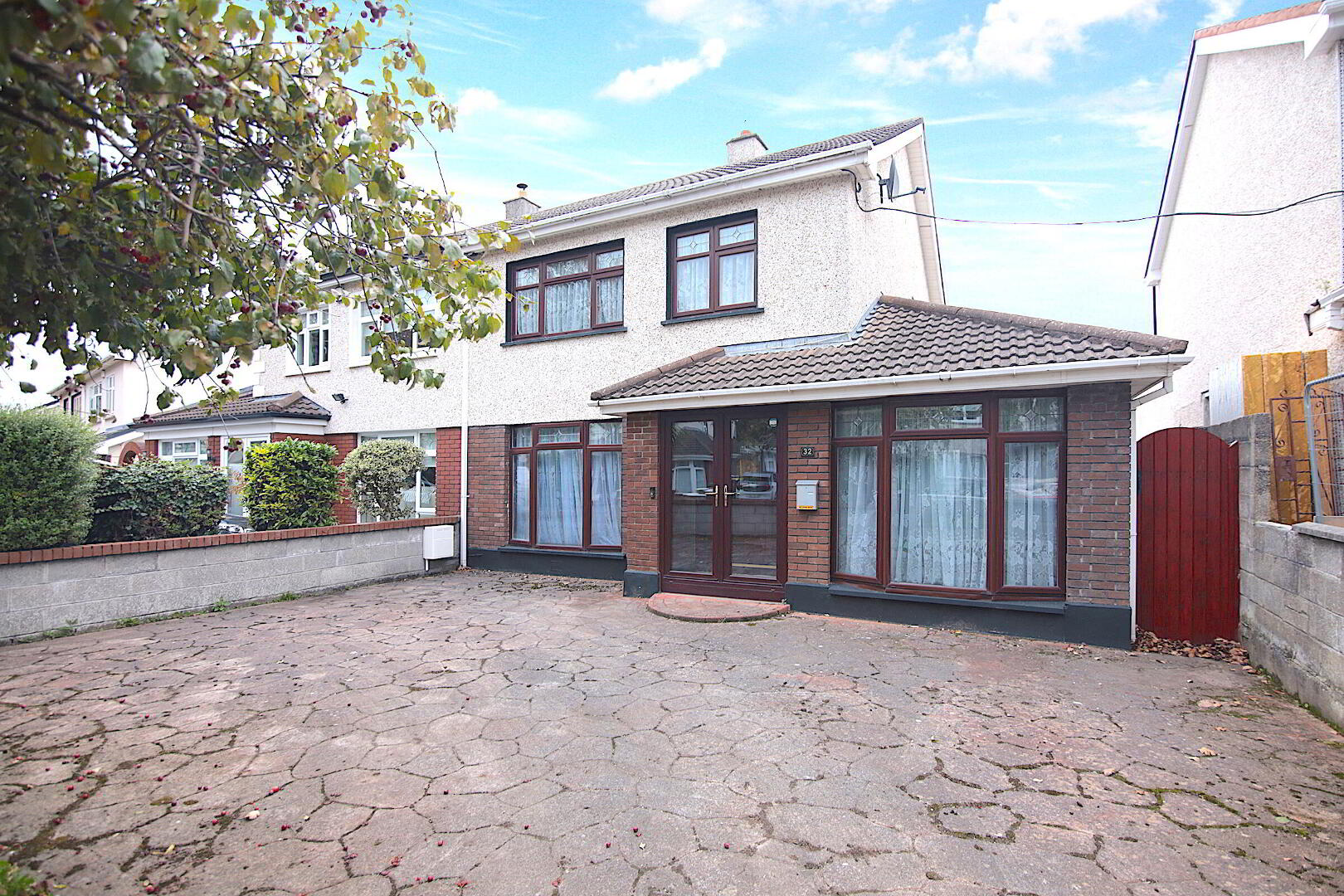 32 Tymon Crescent 1 of 7