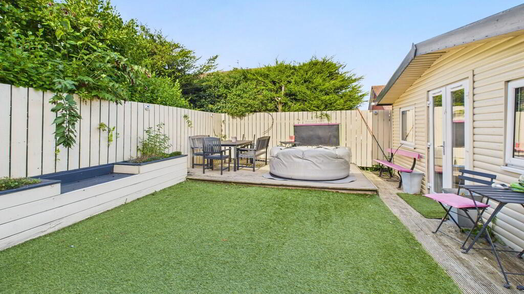 47 Carlton Heights 14 of 19