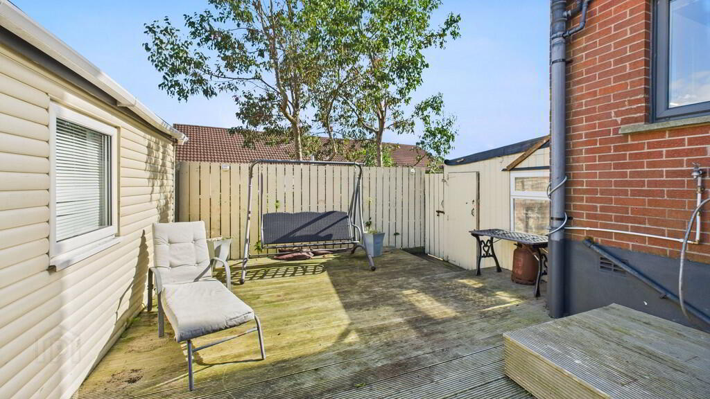 47 Carlton Heights 16 of 19