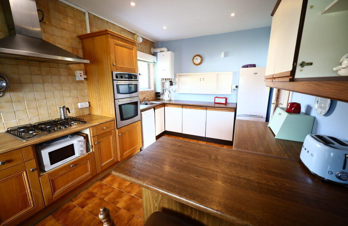 Greystones, 18 Palaceanne Lawn 9 of 23