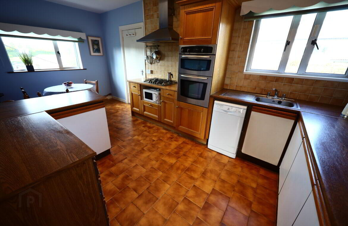 Greystones, 18 Palaceanne Lawn 8 of 23