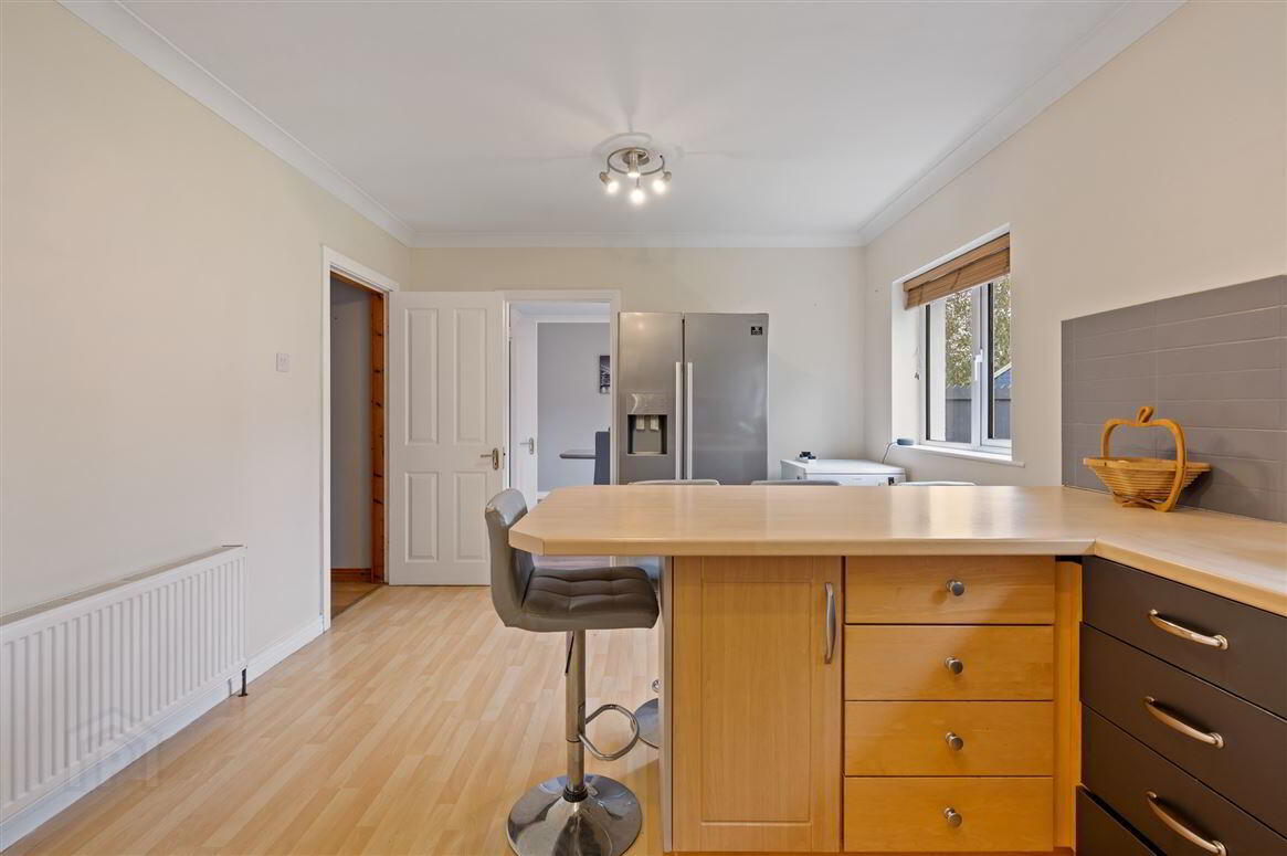10 Upper Clevedon 7 of 66