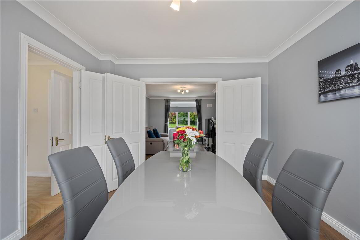 10 Upper Clevedon 13 of 66