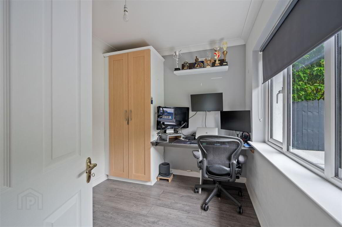 10 Upper Clevedon 17 of 66