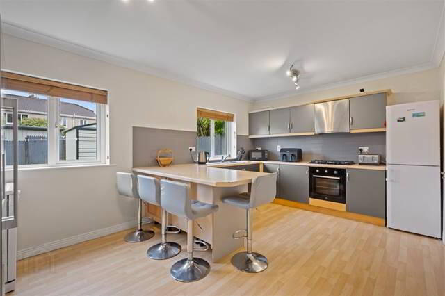 10 Upper Clevedon 39 of 66