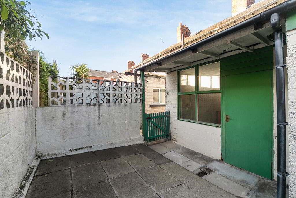 2 Clarendon Avenue 23 of 24