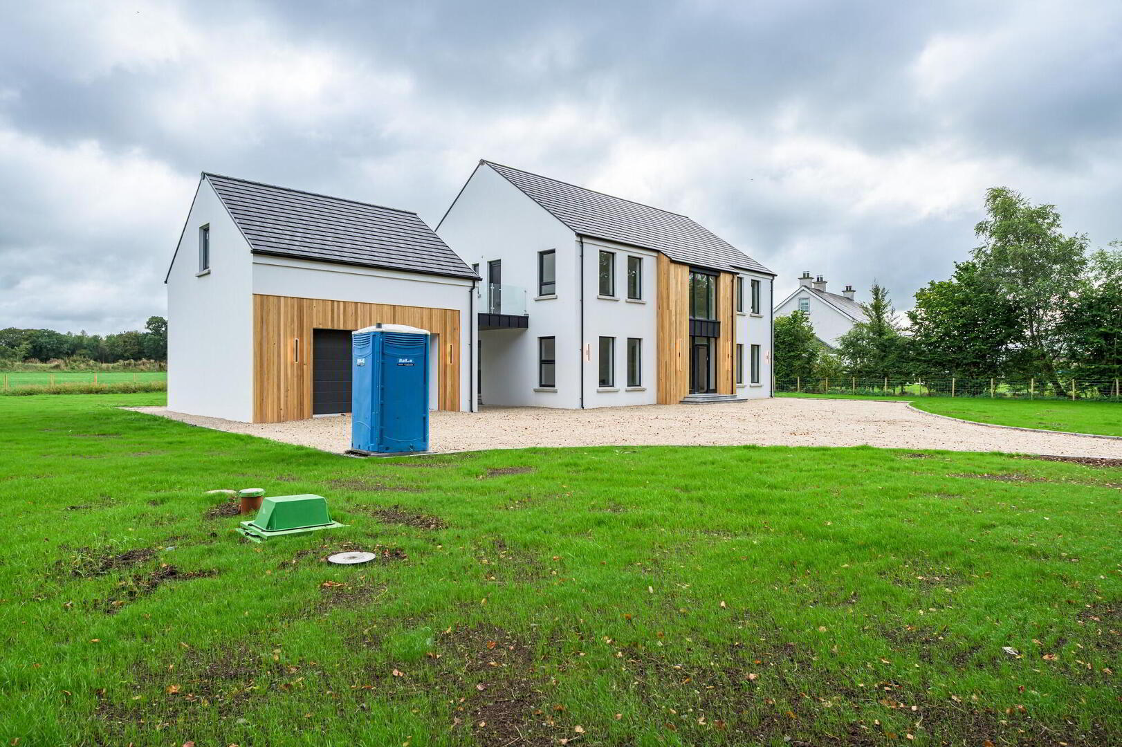 Brand New Detached House With Garage 3 of 33