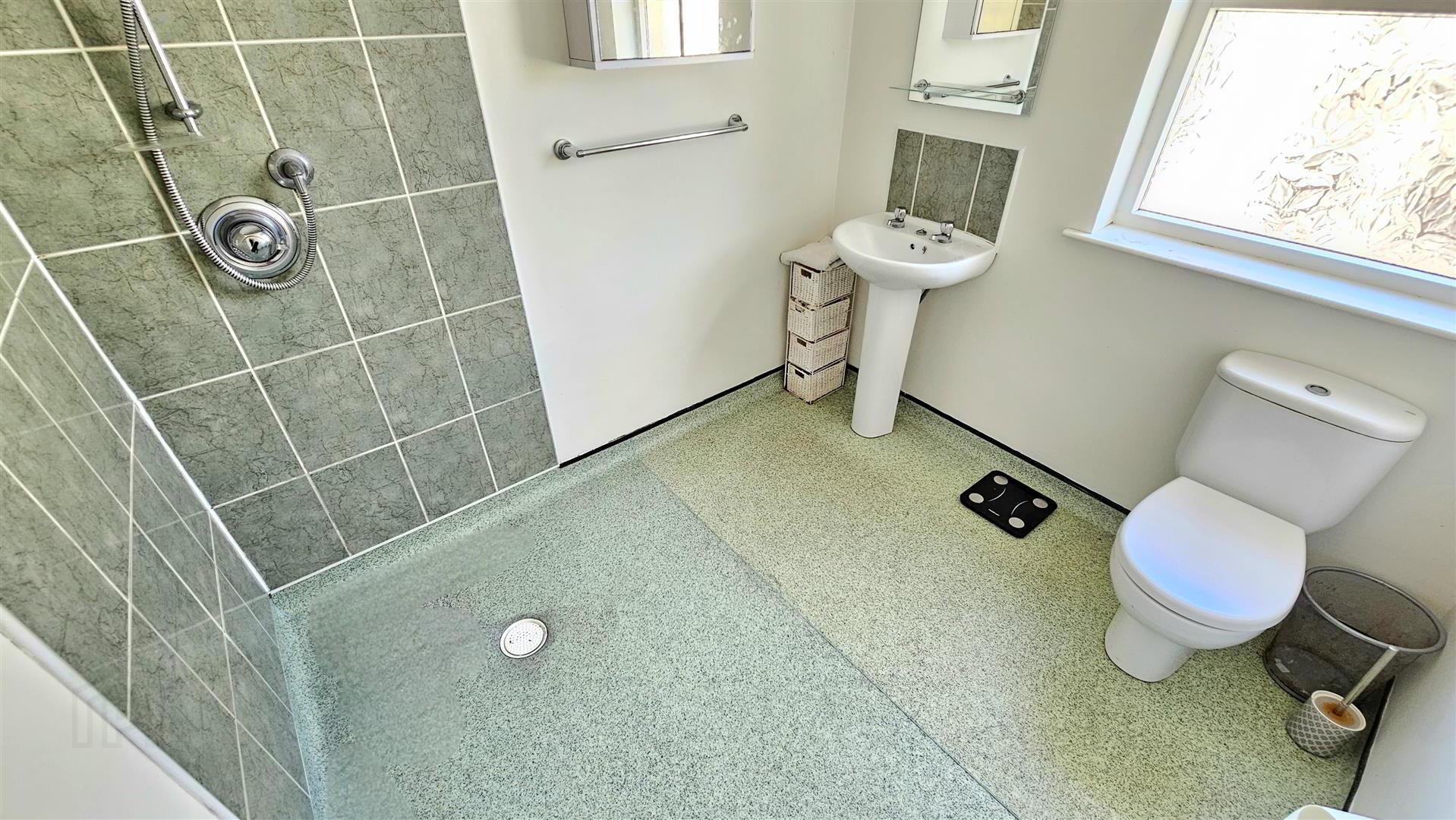 Apt 6 Oceanview, 31 Marine Parade 10 of 21