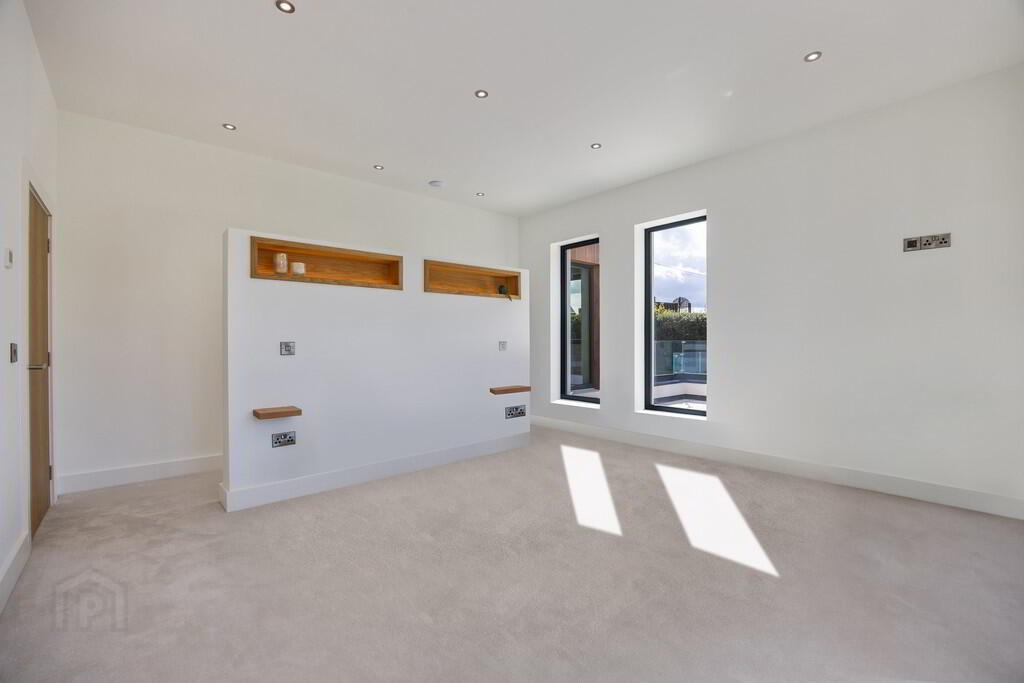 38a Clogher Road 10 of 83