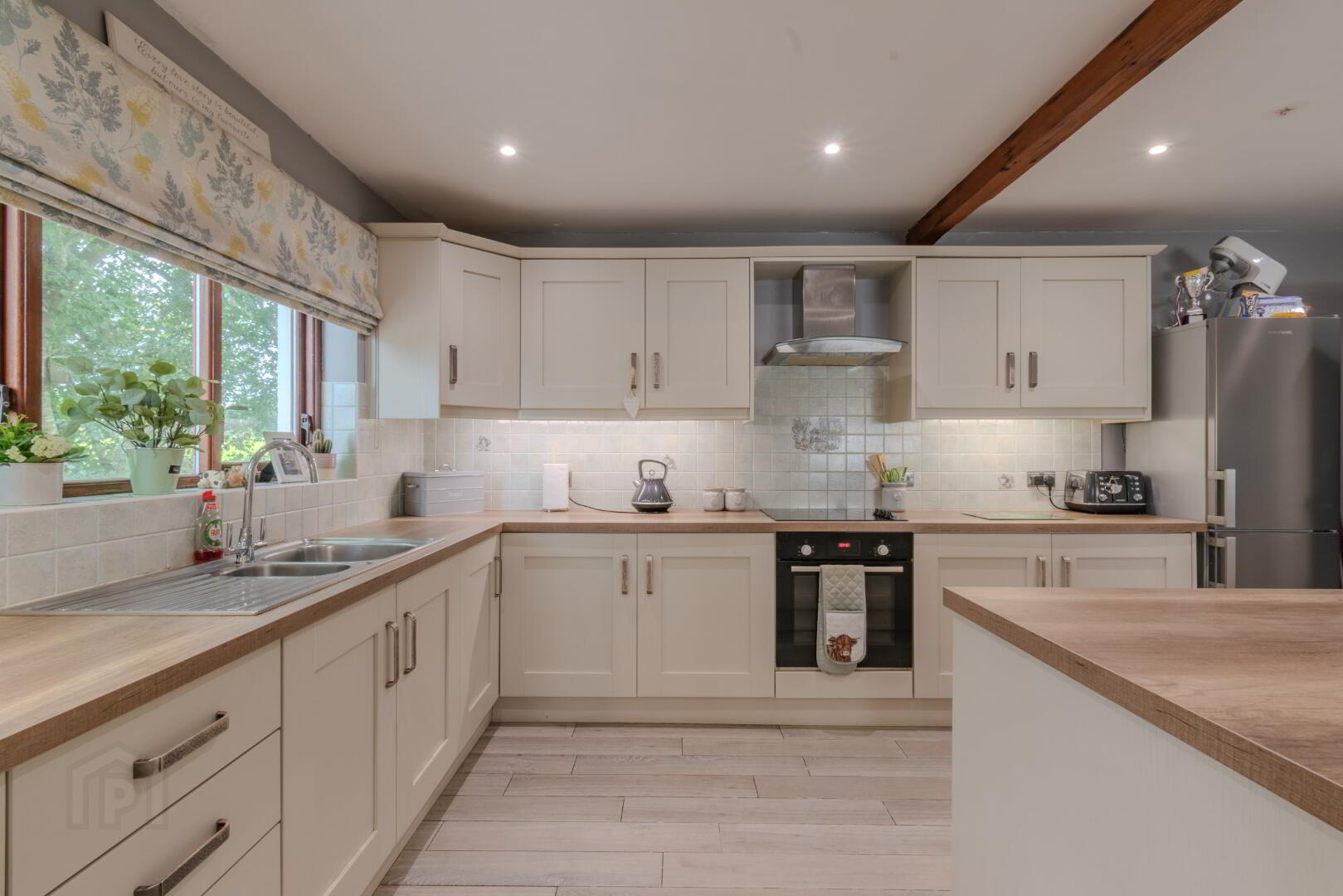 14 Maxwells Road 10 of 38