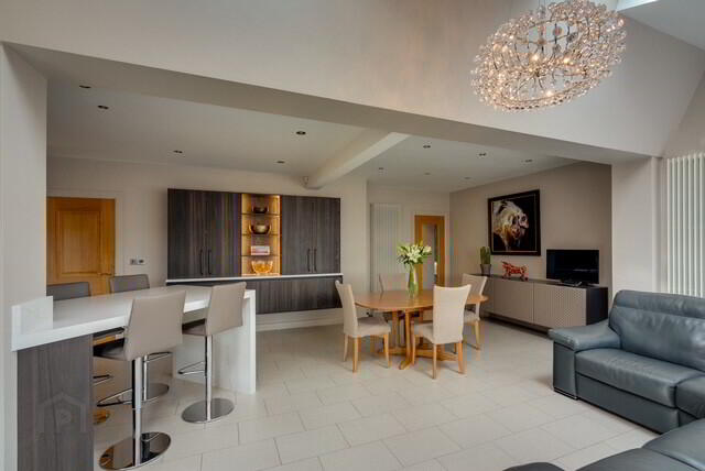 3 Slaughterford Road 14 of 51