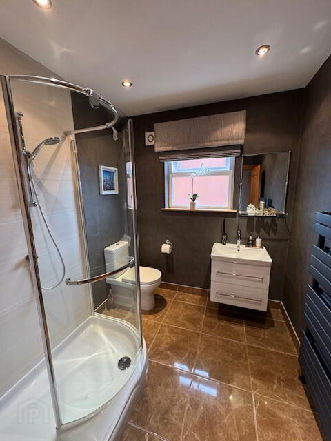 3 Slaughterford Road 21 of 51