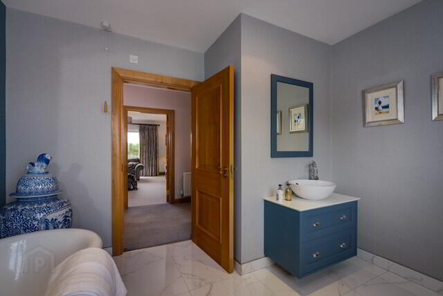 3 Slaughterford Road 34 of 51